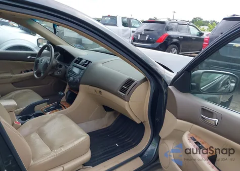 2004 Honda Accord 2.4 Ex z USA, uszkodzony, nr VIN 1HGCM56834A118721